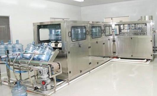 河南大桶水灌装设备，5加仑大桶水灌装机生产流程